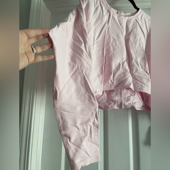 Lululemon Pink Crop - Picture 2 of 2